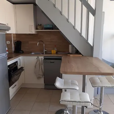 T2 Mezzanine Avec Piscine. Apartment